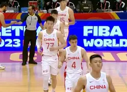 包含辽宁男篮当家球星伤退，队友合力进攻的词条